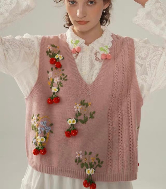 2色 可憐なベリーとフラワー刺繡 カシミヤウールベスト【春秋冬】ブルー・ピンク 10枚目の画像