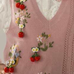 2色 可憐なベリーとフラワー刺繡 カシミヤウールベスト【春秋冬】ブルー・ピンク 6枚目の画像