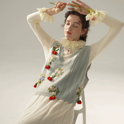 2色 可憐なベリーとフラワー刺繡 カシミヤウールベスト【春秋冬】ブルー・ピンク 8枚目の画像