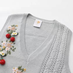 2色 可憐なベリーとフラワー刺繡 カシミヤウールベスト【春秋冬】ブルー・ピンク 13枚目の画像