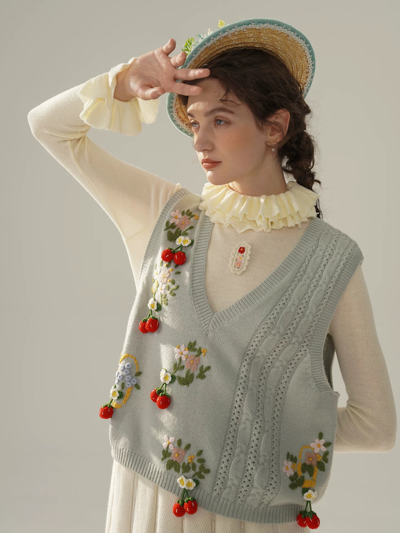 2色 可憐なベリーとフラワー刺繡 カシミヤウールベスト【春秋冬】ブルー・ピンク 9枚目の画像