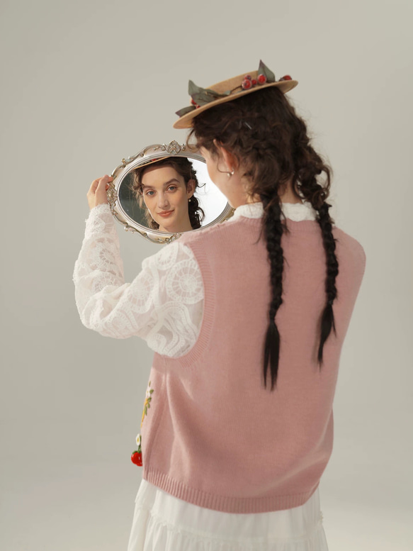 2色 可憐なベリーとフラワー刺繡 カシミヤウールベスト【春秋冬】ブルー・ピンク 7枚目の画像