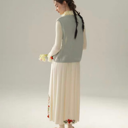 2色 可憐なベリーとフラワー刺繡 カシミヤウールベスト【春秋冬】ブルー・ピンク 4枚目の画像