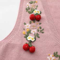 2色 可憐なベリーとフラワー刺繡 カシミヤウールベスト【春秋冬】ブルー・ピンク 18枚目の画像