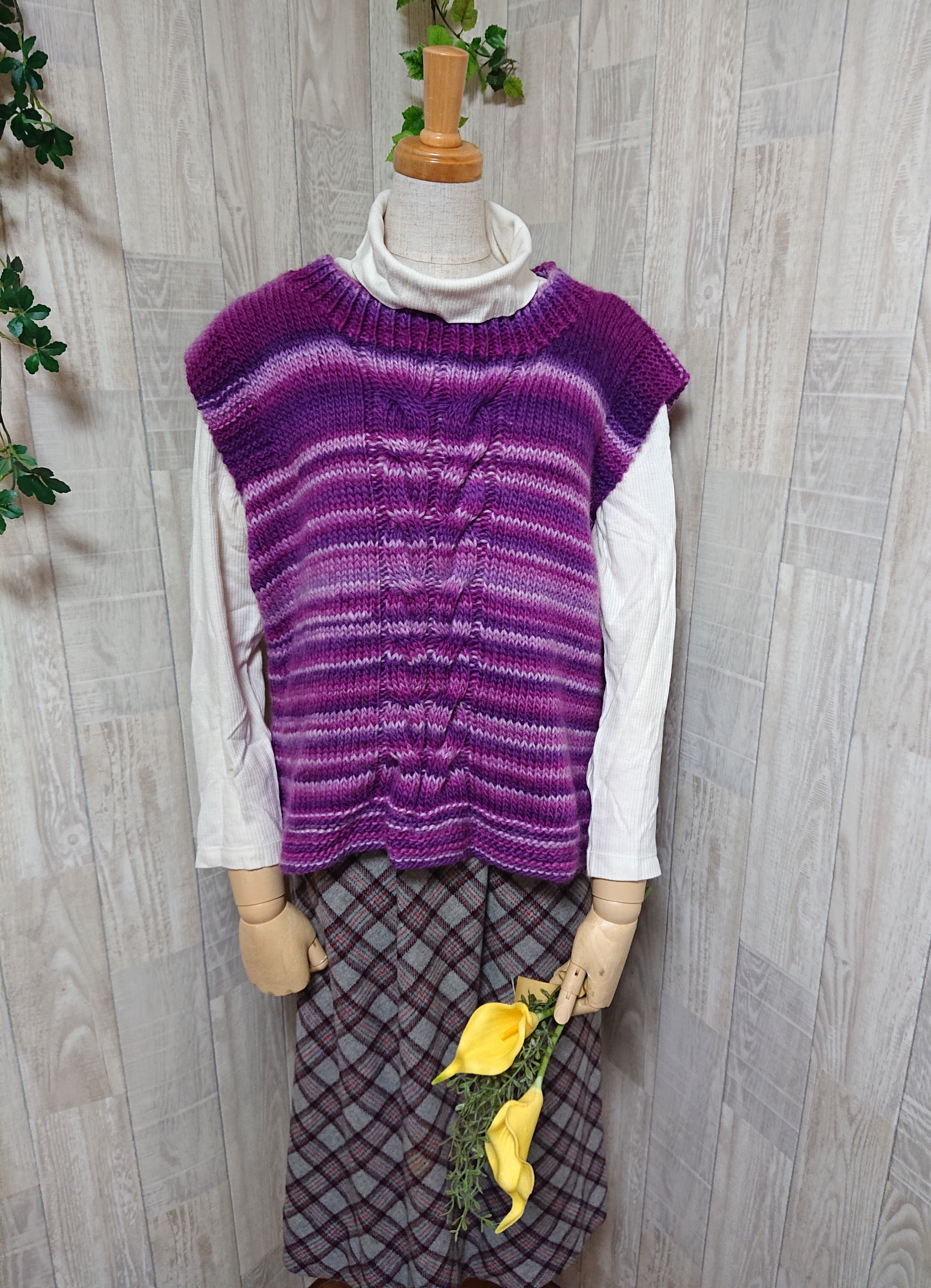 ベスト　ウール100％手編みなのに安価 B091