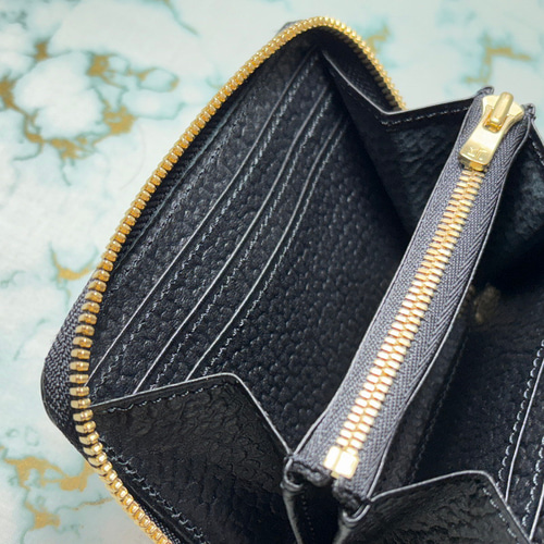 美品 ファイヤーバード シールスキン 財布 ラウンドジップ ブラック 美品 ファイヤーバード シールスキン 財布 ラウンドジップ ブラック