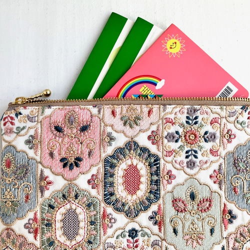 インド刺繍生地のポーチセット アイボリー＜ホリデーボックス2025