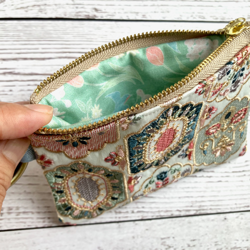 インド刺繍生地のポーチセット アイボリー＜ホリデーボックス2025