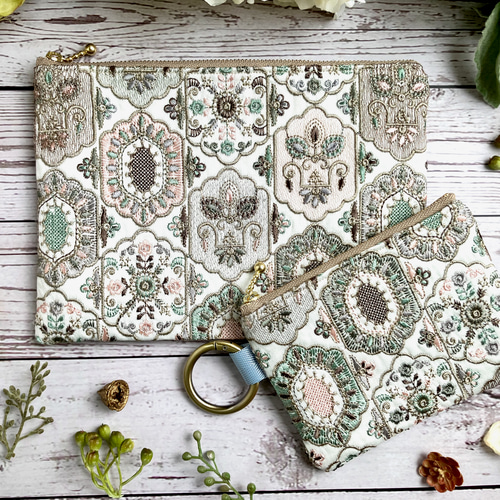 インド刺繍生地のポーチセット ホワイトミント＜ホリデーボックス2025