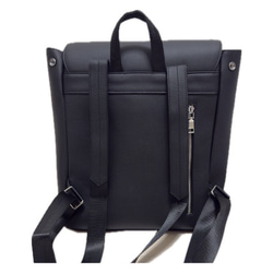 新作⭐︎大きめなサイズ⭐︎大容量⭐︎柔らかなレザーリュック⭐︎大きめなフラップ⭐︎大人リュック⭐︎ブラック 5枚目の画像