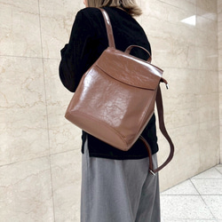 新サイズ⭐︎小さめなシンプルで軽いレザー3wayリュック☆シワ加工⭐︎ショルダー使用も☆通勤、通学に便利☆キャメル色 2枚目の画像