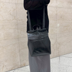 新サイズ⭐︎小さめなシンプルで軽いレザー3wayリュックシワ加工⭐︎☆ショルダー使用も☆通勤、通学に便利☆ブラック色 3枚目の画像