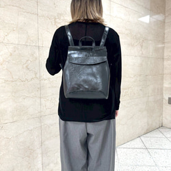 新サイズ⭐︎小さめなシンプルで軽いレザー3wayリュックシワ加工⭐︎☆ショルダー使用も☆通勤、通学に便利☆ブラック色 1枚目の画像