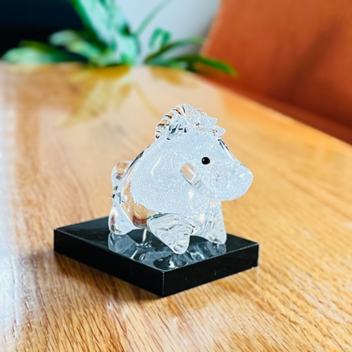 新春》干支だるま2026『午』ガラスの仔馬【木箱入り】:*+. 送料無料