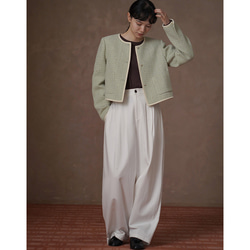 ウール混紡上質なテクスチャーのショートジャケット。きれいめなショートシルエット。#778 2枚目の画像