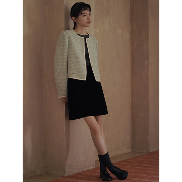 ウール混紡上質なテクスチャーのショートジャケット。きれいめなショートシルエット。#778 4枚目の画像