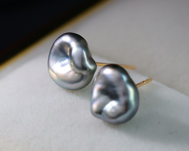 ルミナ 7-9mm タヒチアンケシバロックナチュラル海水ブラックパールイヤリング、18Kゴールド、ワイルドパールスタッドイヤリン