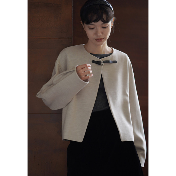 上品なテクスチャーが魅力のウール混紡ジャケット。あしらわれたレザーループが、日常の装いにさりげないアクセントを。#779 6枚目の画像