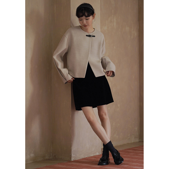 上品なテクスチャーが魅力のウール混紡ジャケット。あしらわれたレザーループが、日常の装いにさりげないアクセントを。#779 14枚目の画像