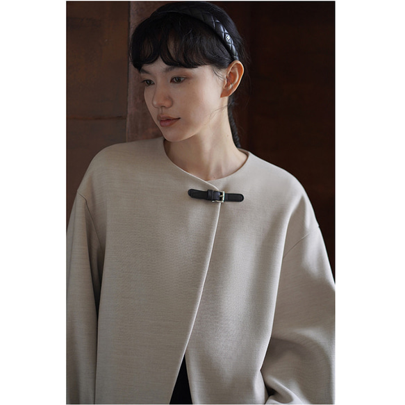 上品なテクスチャーが魅力のウール混紡ジャケット。あしらわれたレザーループが、日常の装いにさりげないアクセントを。#779 17枚目の画像