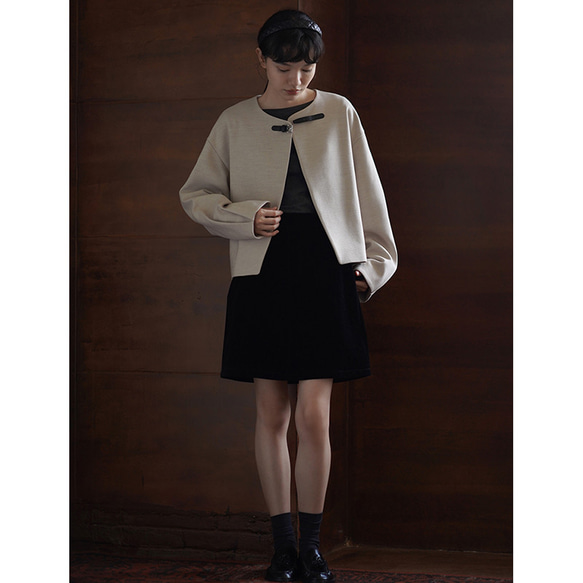 上品なテクスチャーが魅力のウール混紡ジャケット。あしらわれたレザーループが、日常の装いにさりげないアクセントを。#779 3枚目の画像