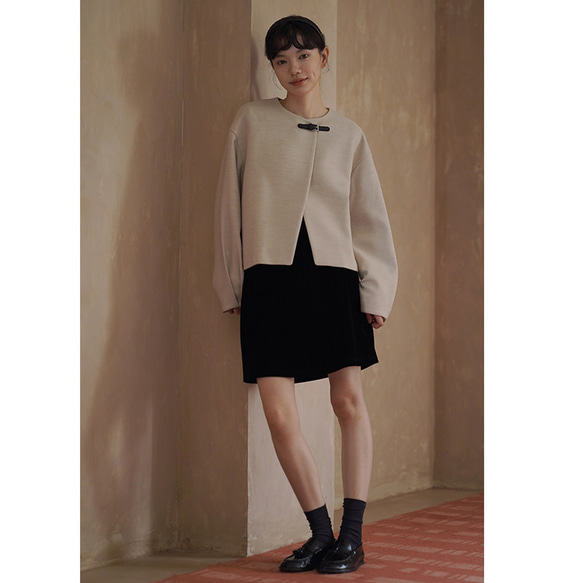 上品なテクスチャーが魅力のウール混紡ジャケット。あしらわれたレザーループが、日常の装いにさりげないアクセントを。#779 13枚目の画像