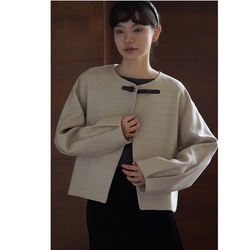 上品なテクスチャーが魅力のウール混紡ジャケット。あしらわれたレザーループが、日常の装いにさりげないアクセントを。#779 11枚目の画像