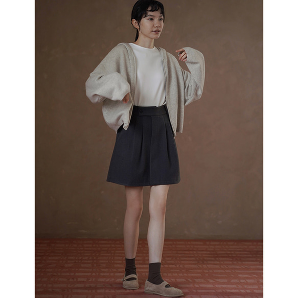 しなやかなニットパーカー。ふんわりとした着やせシルエットで、温もりとスタイルを両立。フード付きニットジャケット#780 3枚目の画像