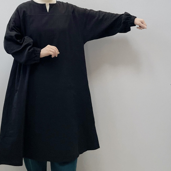 ひよりワンピース。ダブルガーゼ。ブラック。身幅・袖幅たっぷりで着やすいタイプ。【即納】 7枚目の画像