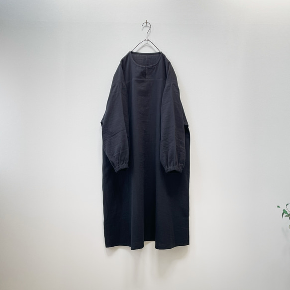 ひよりワンピース。ダブルガーゼ。ブラック。身幅・袖幅たっぷりで着やすいタイプ。【即納】 11枚目の画像