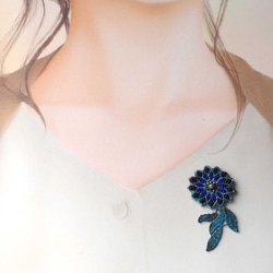 「蒼の花」レースとビーズの刺繍ブローチ 4枚目の画像