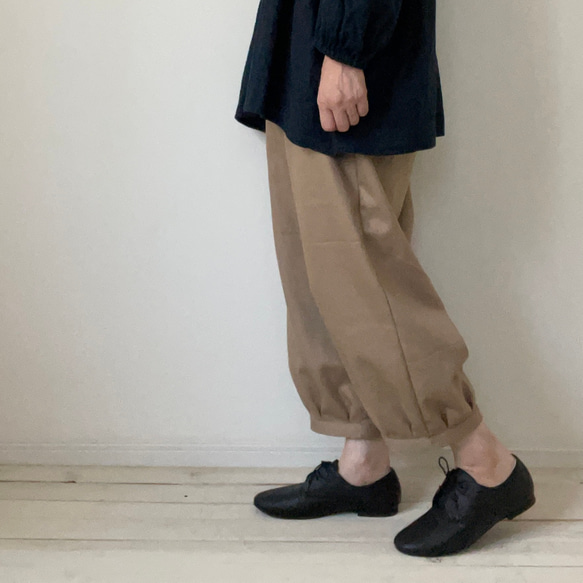 □再販★毎年大人気❗️秋冬用カツラギ生地カフスバルーンパンツ　5色★丈調節可能　受注製作　楽ちんパンツウエストゴム 2枚目の画像