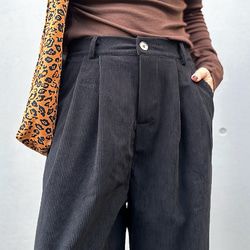 再販【2025新作】大人かわいいコーデュロイ半ゴム仕立てタックワイドパンツ（ブラック）25044BK 9枚目の画像