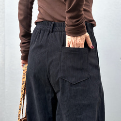 再販【2025新作】大人かわいいコーデュロイ半ゴム仕立てタックワイドパンツ（ブラック）25044BK 10枚目の画像