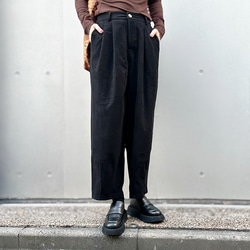 再販【2025新作】大人かわいいコーデュロイ半ゴム仕立てタックワイドパンツ（ブラック）25044BK 7枚目の画像