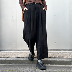 再販【2025新作】大人かわいいコーデュロイ半ゴム仕立てタックワイドパンツ（ブラック）25044BK 3枚目の画像