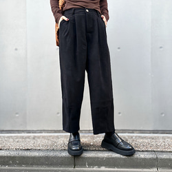 再販【2025新作】大人かわいいコーデュロイ半ゴム仕立てタックワイドパンツ（ブラック）25044BK 6枚目の画像