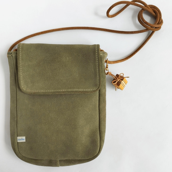 寄木と革紐で作ったギフトボックスのファスナーチャーム /  バッグチャーム 《type F》 9枚目の画像