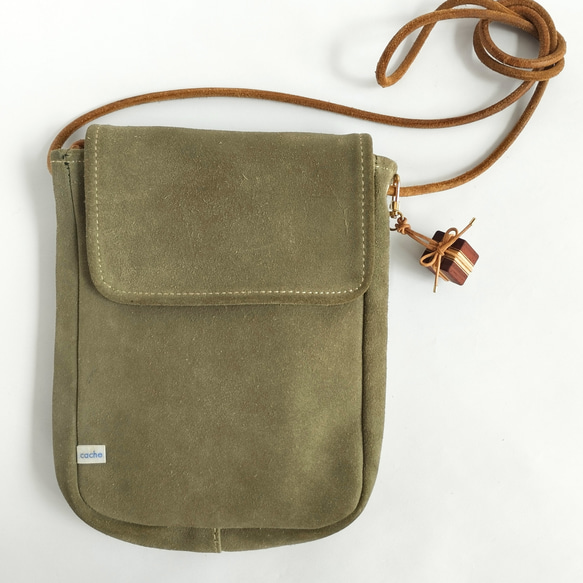 寄木と革紐で作ったギフトボックスのファスナーチャーム /  バッグチャーム 《type E》 8枚目の画像