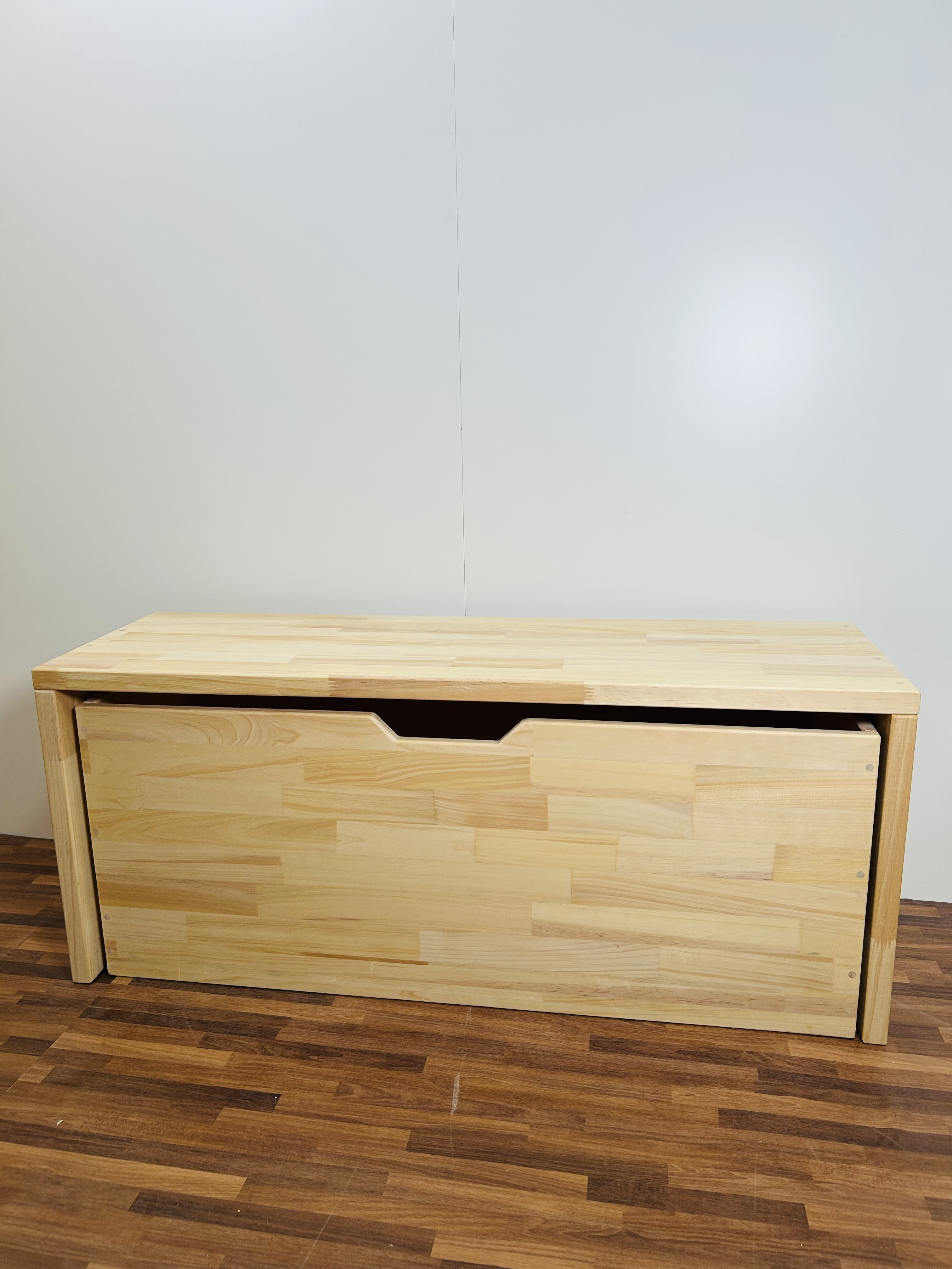 おもちゃ箱　キャスター付き