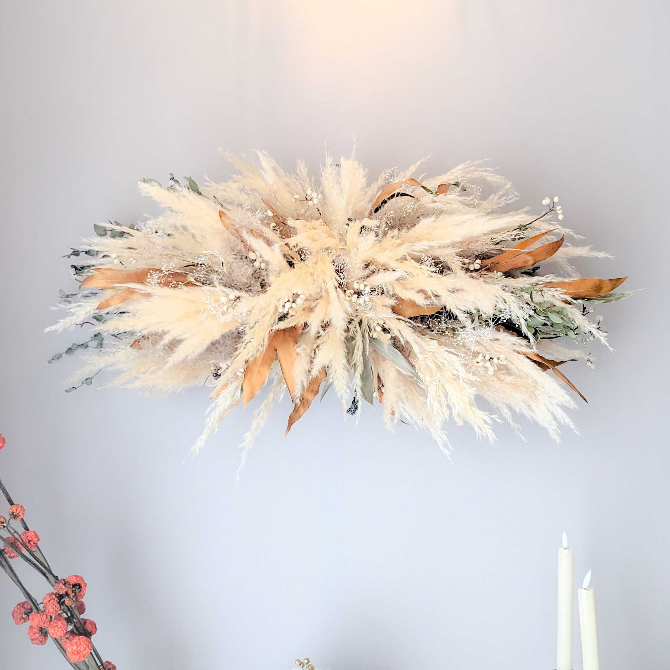 パンパスグラスの横長壁掛けスワッグ