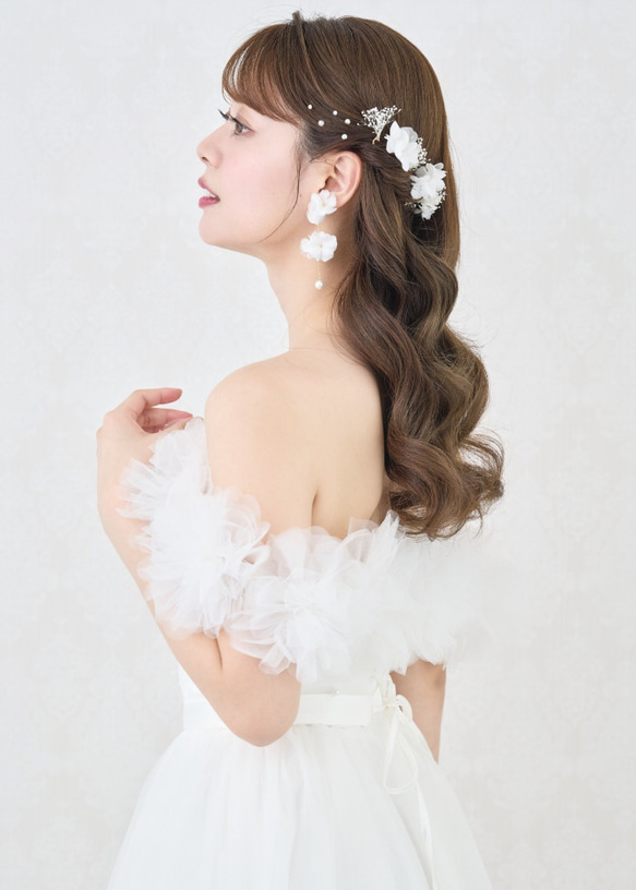 ME291 花嫁ピアス大ぶりホワイトフラワー ブライダルイヤリング　ウェディングイヤリング ウェディングピアス 結婚 5枚目の画像