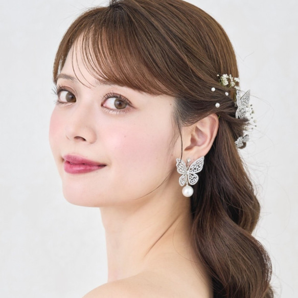 ME293 ブライダルピアス  蝶々 大ぶり　揺れる ブライダルイヤリング　ウェディングイヤリング  　　 1枚目の画像