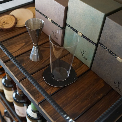 宮崎の桧香るウイスキーラック 棚 鉄×木製アイアンラック／おうちバー