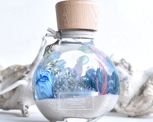 植物標本 液体標本 スノードーム ハーバリウム スモークツリー プリザーブド ハーバリウム】『スノードーム』オーロラ海月（クラゲ）〜幻想の海