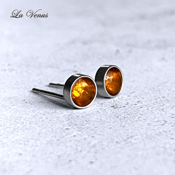 ✴︎つけっぱなしOK✴︎ 天然 ファイアオパール ベゼルピアス 4mm 宝石質AAA 316 両耳用 10月誕生石 3枚目の画像