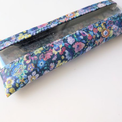 ペンケース小　メガネケース　クリアポーチ　クラシックガーデン　リバティ　ラミネート　♡最も有名で愛されている定番柄の饗宴 4枚目の画像