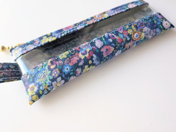 ペンケース小　メガネケース　クリアポーチ　クラシックガーデン　リバティ　ラミネート　♡最も有名で愛されている定番柄の饗宴 4枚目の画像