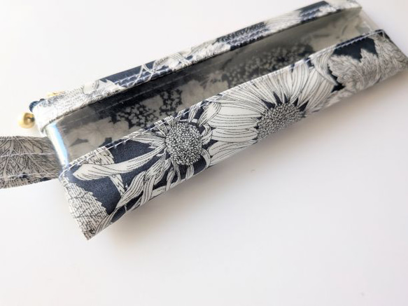 ペンケース小　メガネケース　クリアポーチ　スイムダンクレア　リバティ　ラミネート　♡向日葵、ゼニアオイ、アンゼリカ　他 5枚目の画像