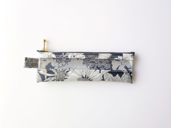 ペンケース小　メガネケース　クリアポーチ　スイムダンクレア　リバティ　ラミネート　♡向日葵、ゼニアオイ、アンゼリカ　他 1枚目の画像